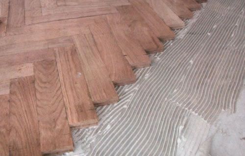 Lepak za parket je izrađen na bazi tiksotropnih sintetičkih smola i dodataka za ubrzano početno sušenje kao i odabranih punioca.